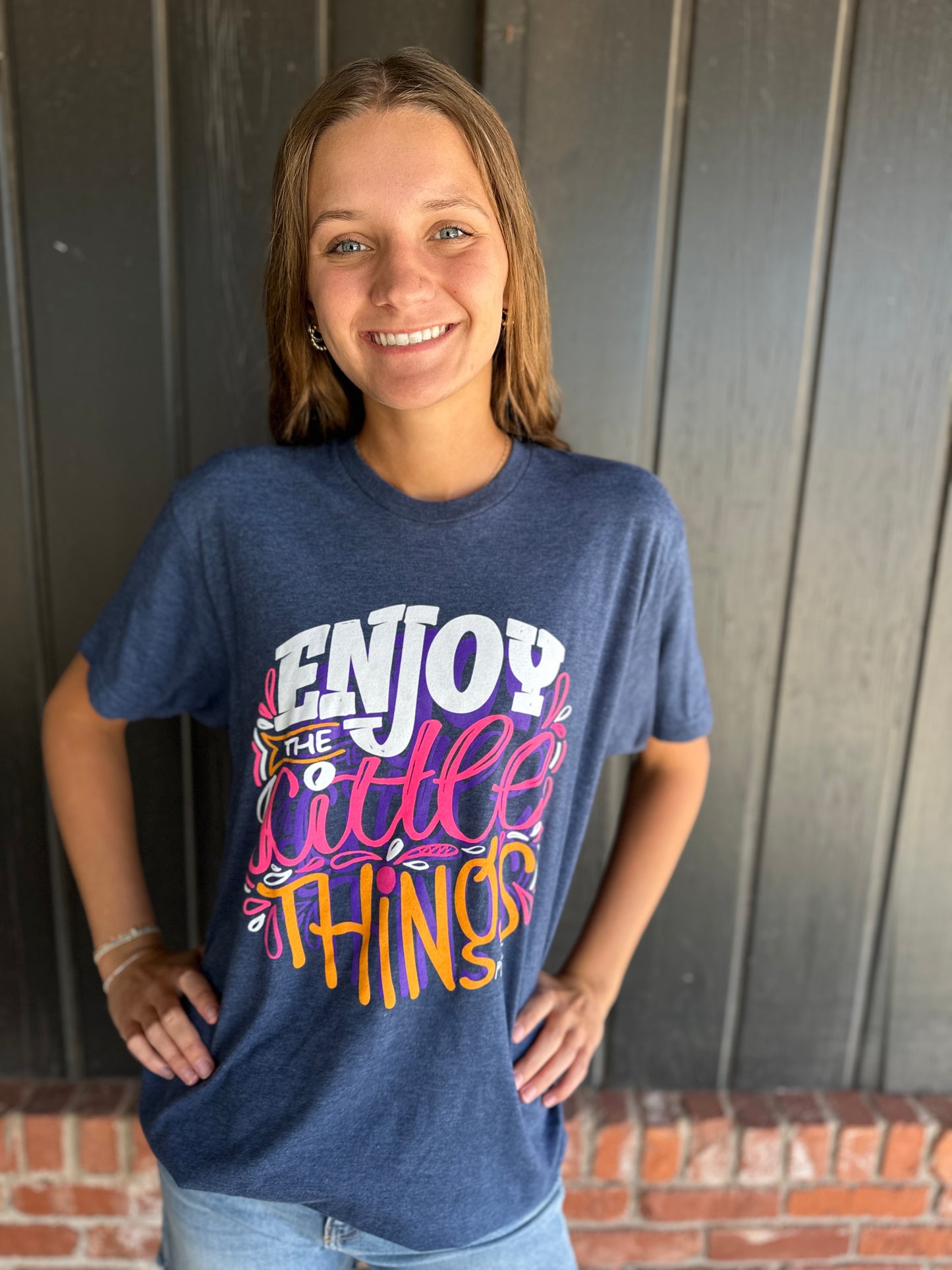 Enjoy the little things graphic tee