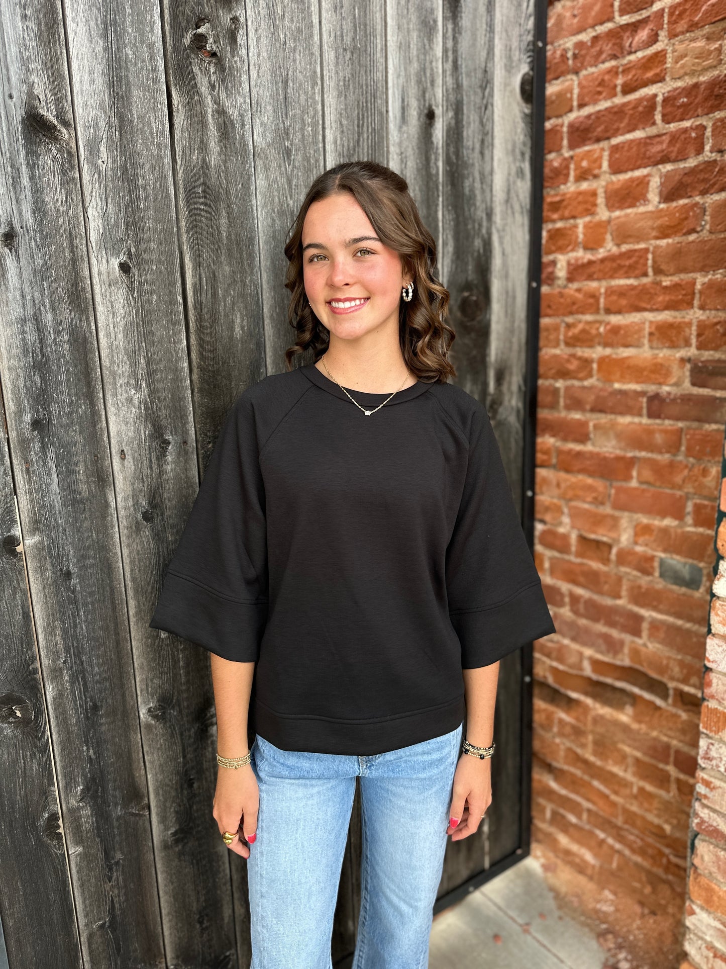 Black 3/4 sleeve scuba pullover