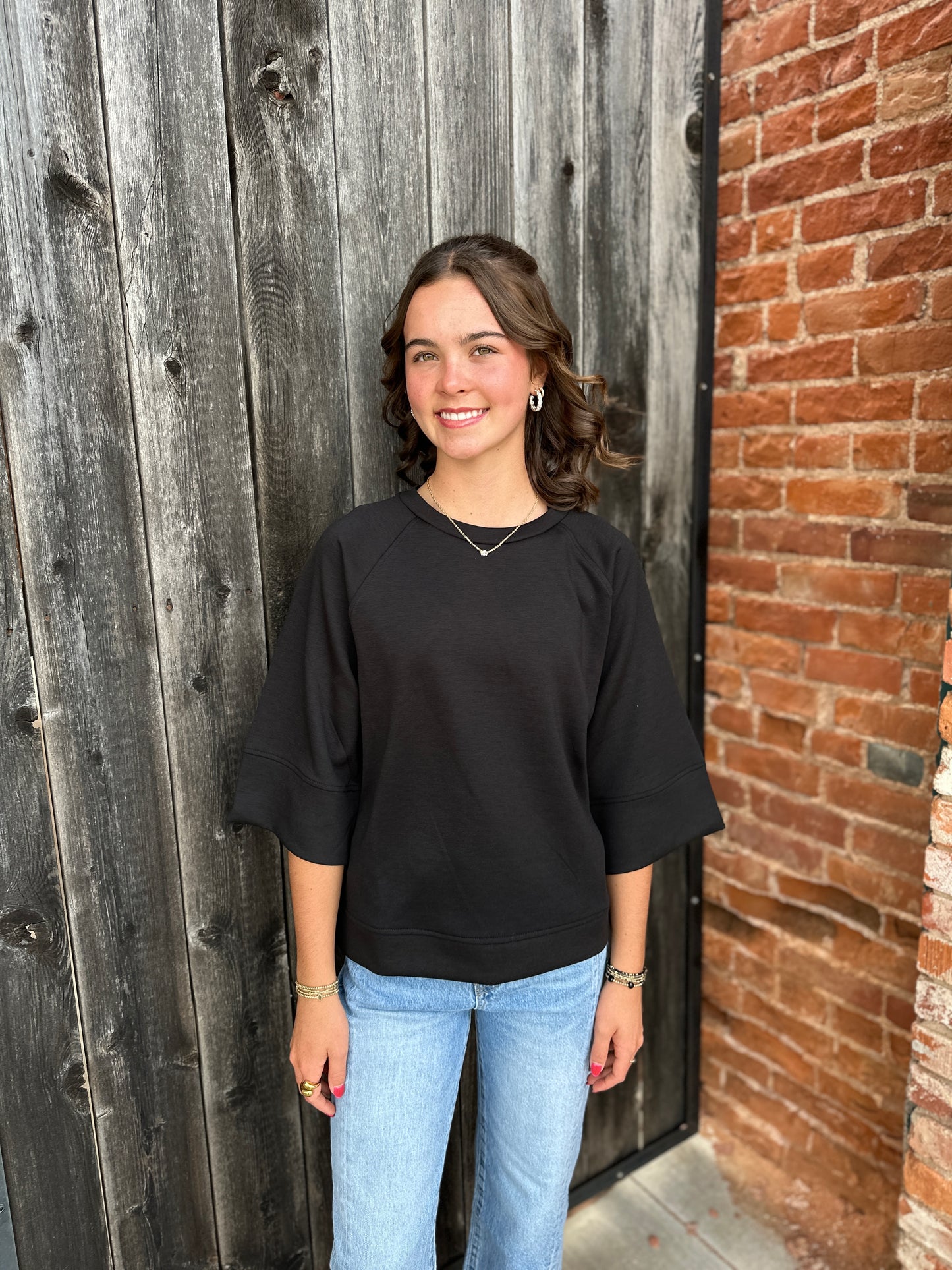 Black 3/4 sleeve scuba pullover