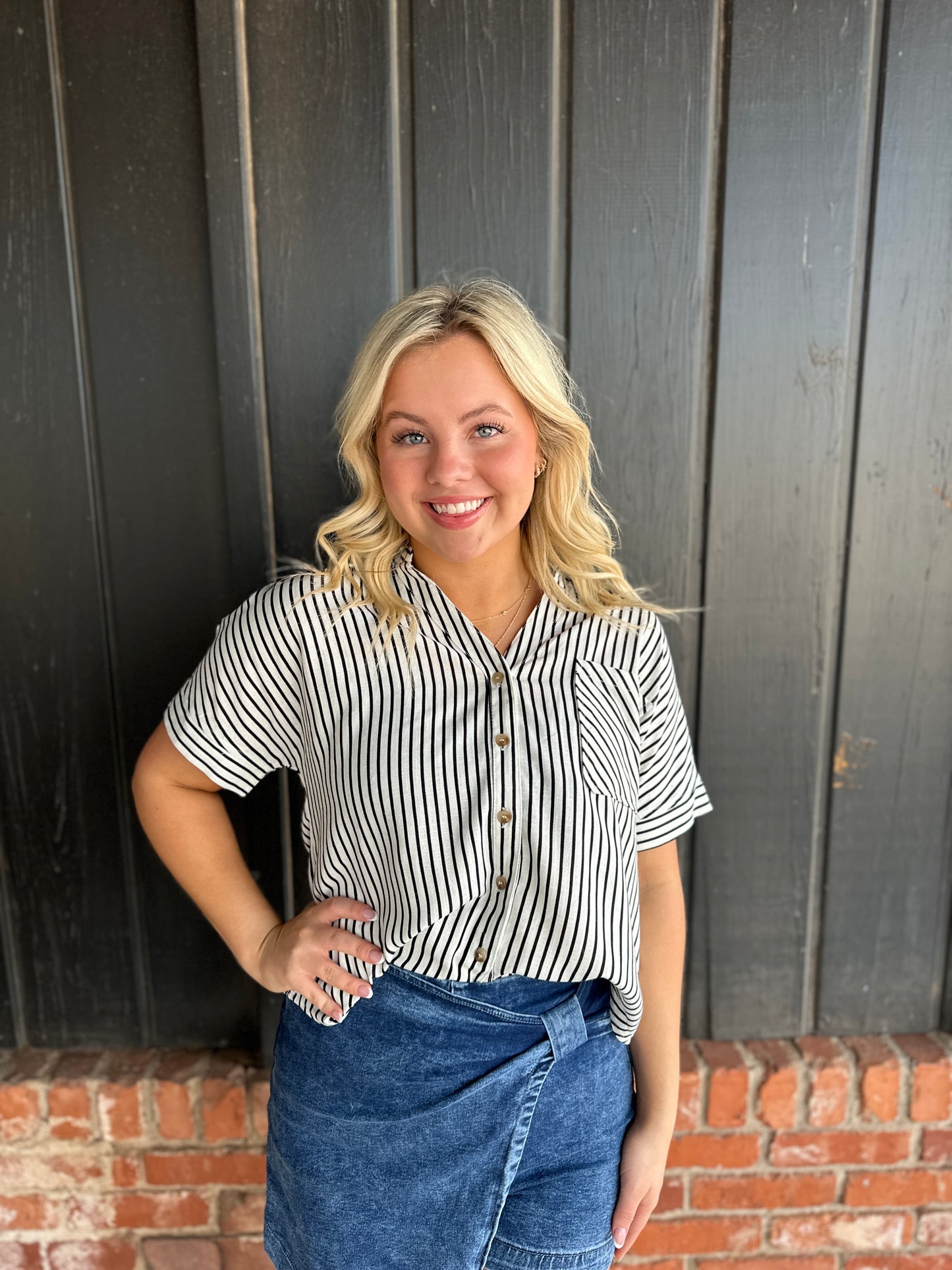 Black Stripe Collar Button Down Short Sleeve Linen Shirt