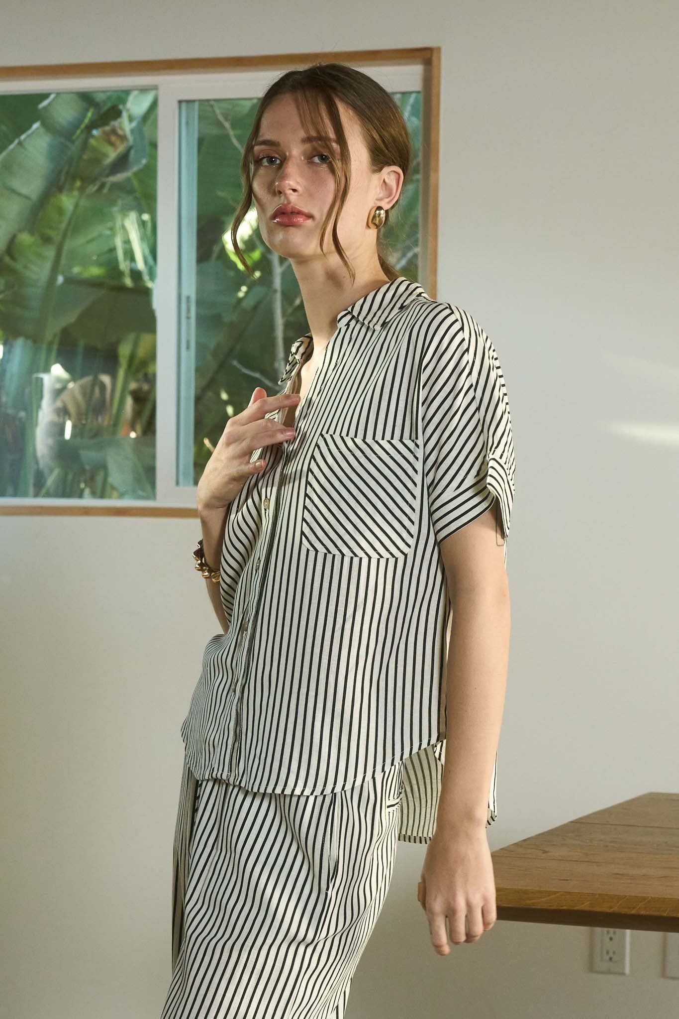 Black Stripe Collar Button Down Short Sleeve Linen Shirt