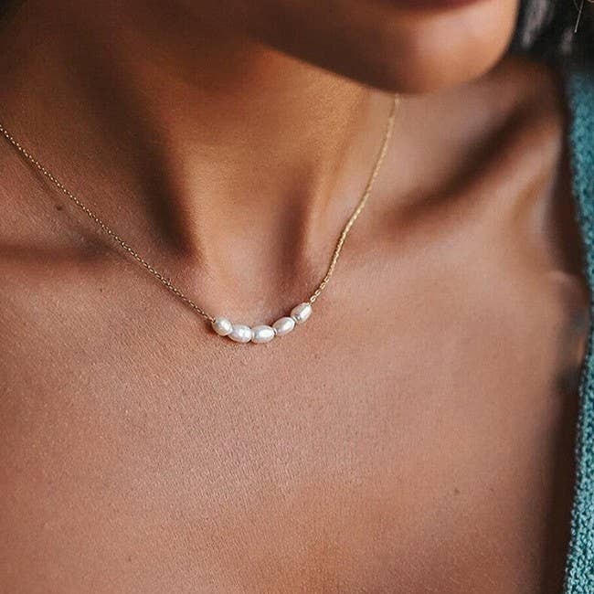 STAINLESS STEEL PEARL NECKLACE