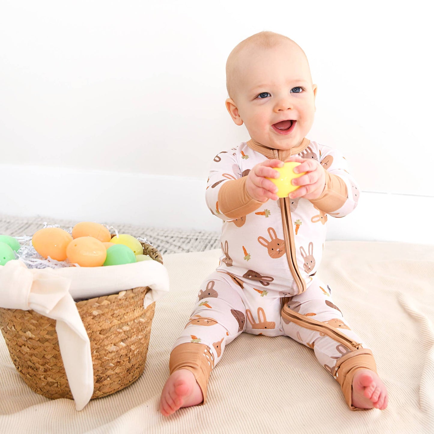 Noah ZIP Easter Bunny Bamboo 1-Piece 2way Zipper Baby Outfit
