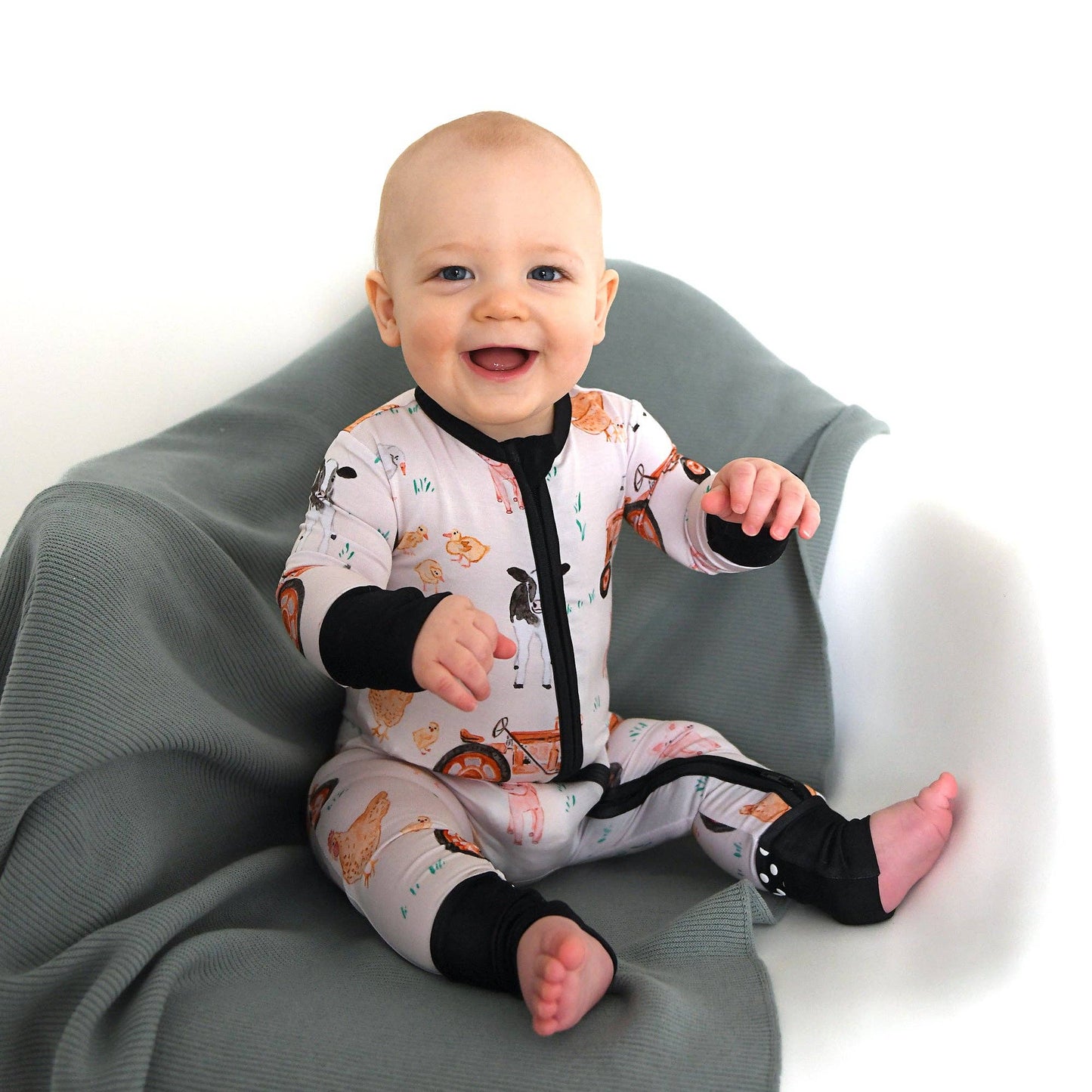 Millie Moo ZIP Bamboo Farm OnePiece 2-Way Zipper Baby Outfit