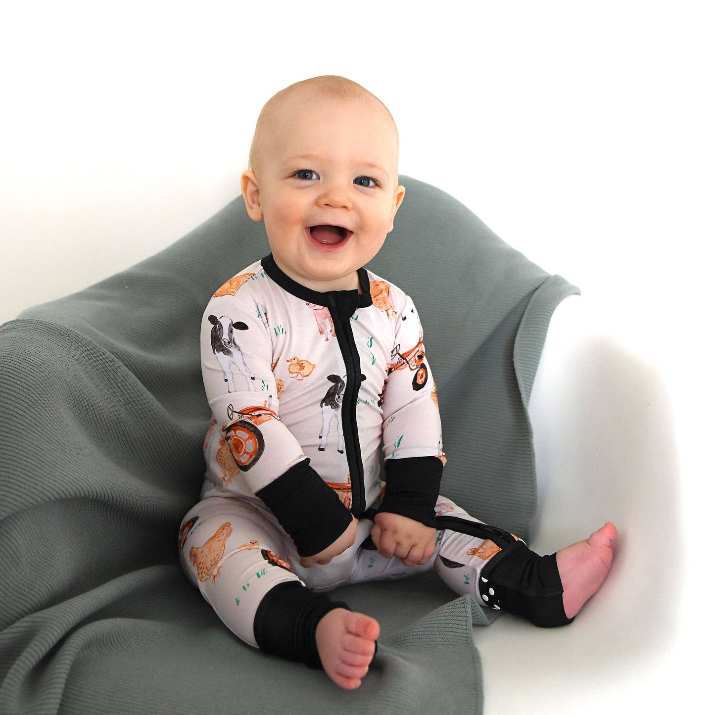 Millie Moo ZIP Bamboo Farm OnePiece 2-Way Zipper Baby Outfit