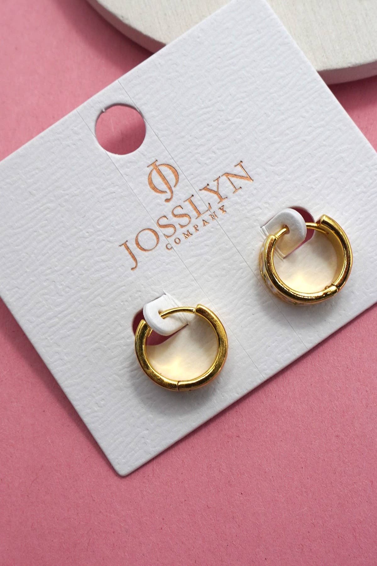 VINTAGE CLOISONNE FLORAL HUGGIE HOOP EARRINGS