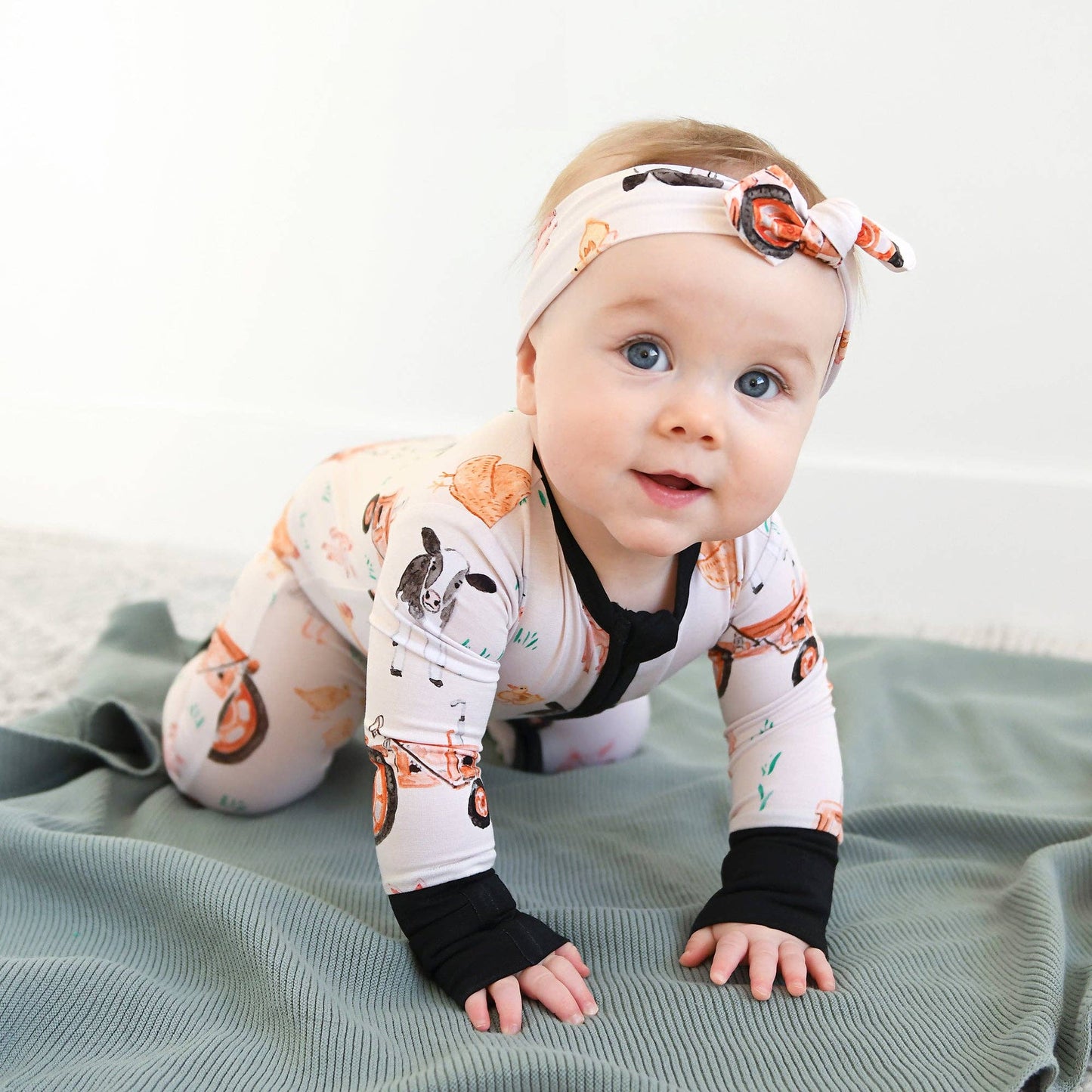 Millie Moo ZIP Bamboo Farm OnePiece 2-Way Zipper Baby Outfit