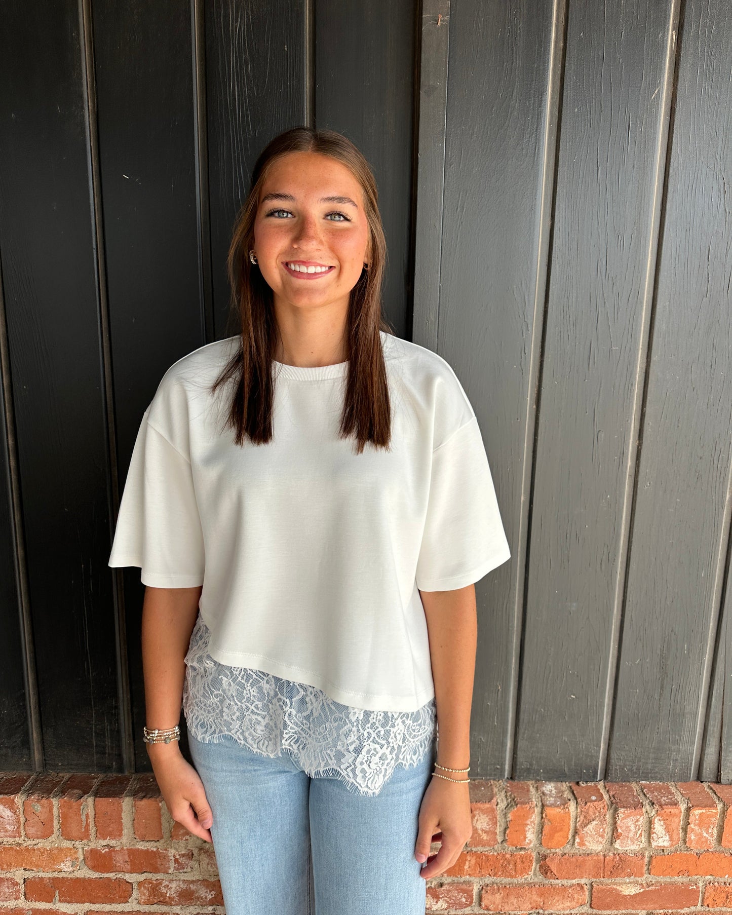 White short sleeve lace hem detail