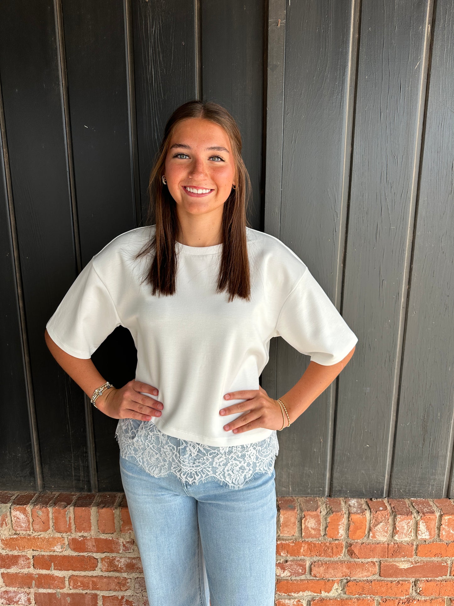 White short sleeve lace hem detail