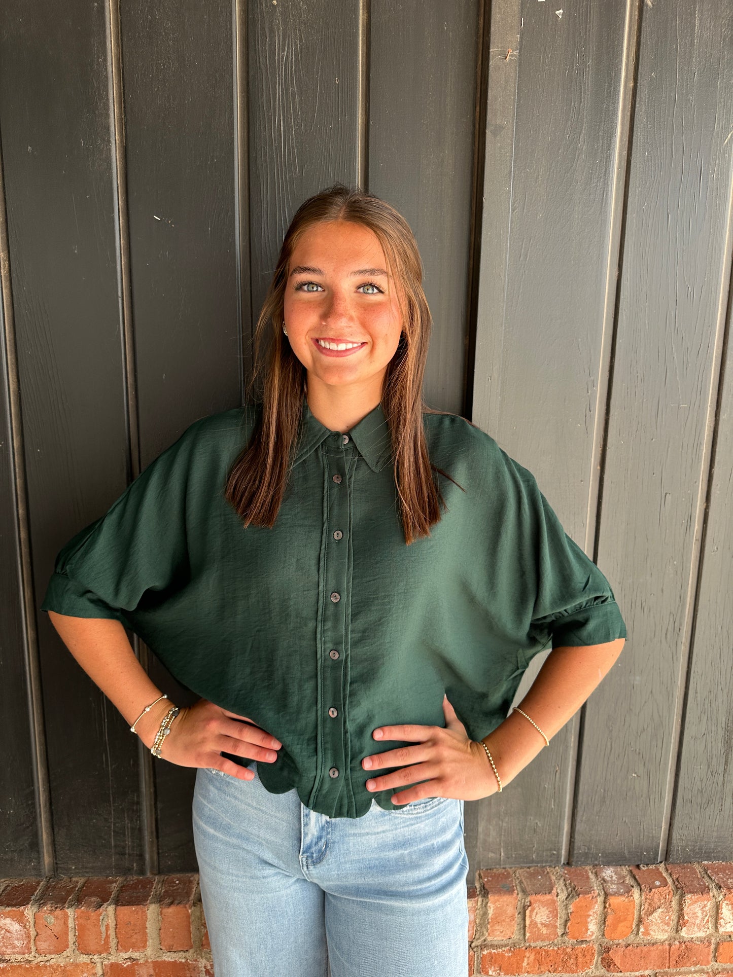 Hunter Green 3/4 sleeve scallop hem top