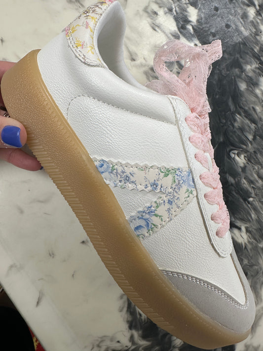 MIA Axel Sneaker