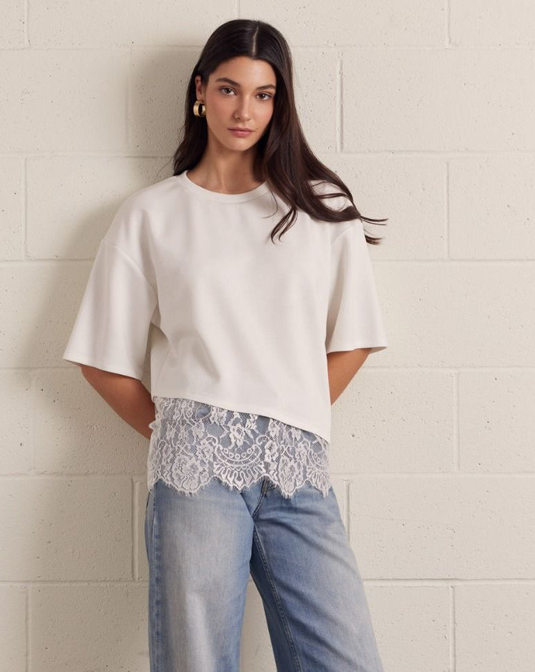 White short sleeve lace hem detail