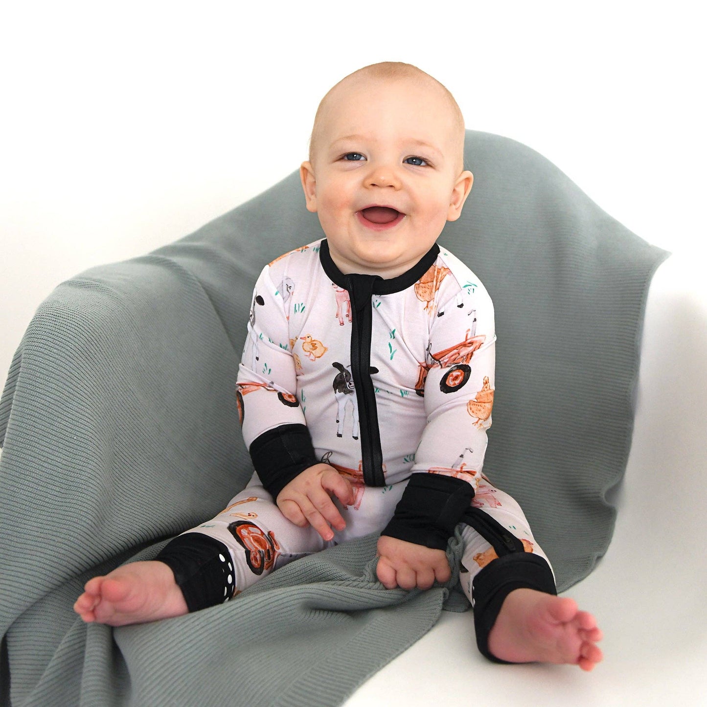 Millie Moo ZIP Bamboo Farm OnePiece 2-Way Zipper Baby Outfit