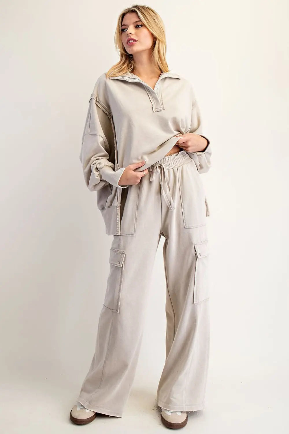 Snow washed cargo sweatpants