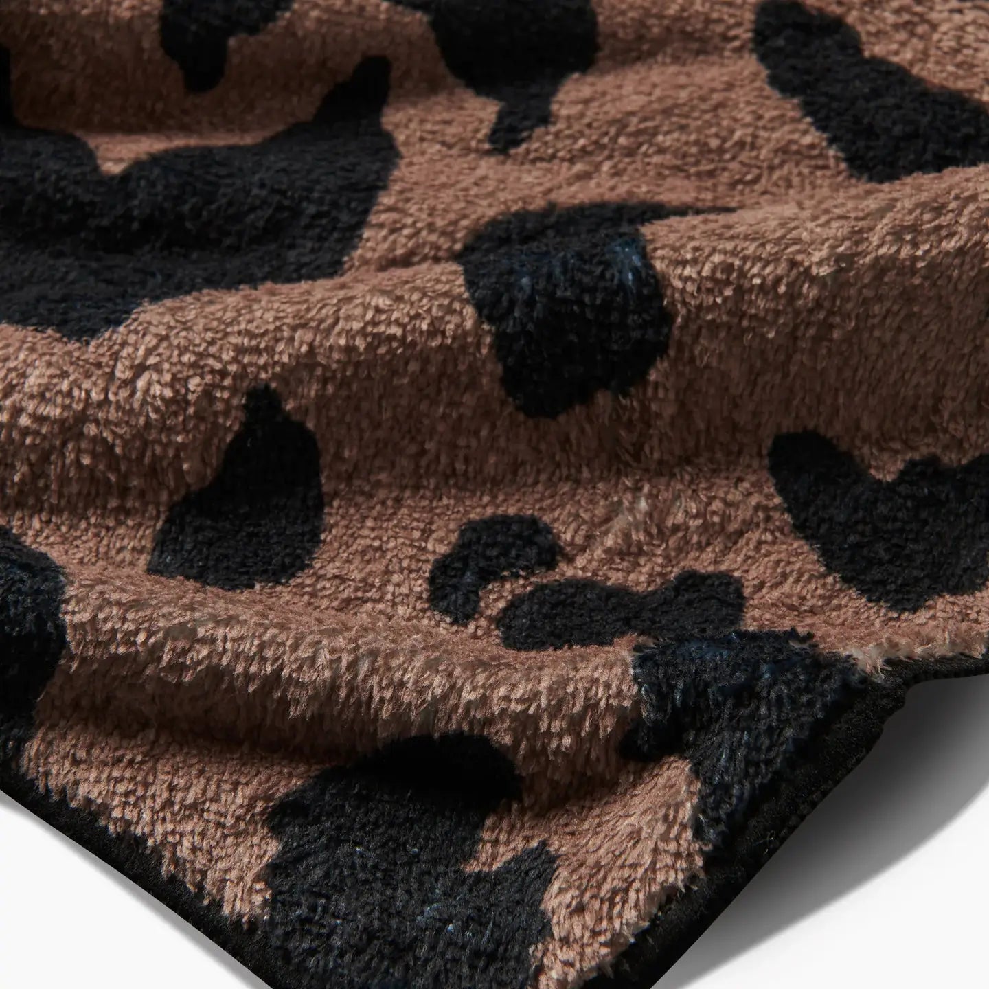 Geometry Cheetah Hound Plush Towel