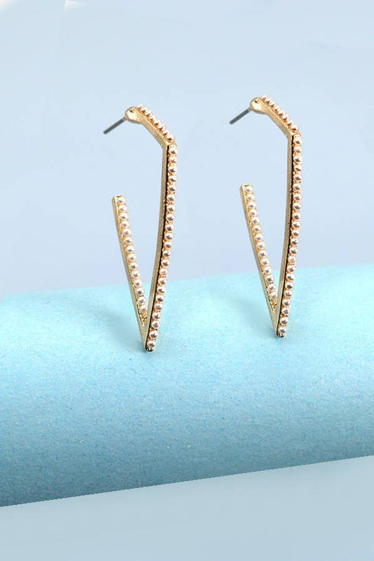 PEARL EDGY TRIANGLE HOOP EARRINGS
