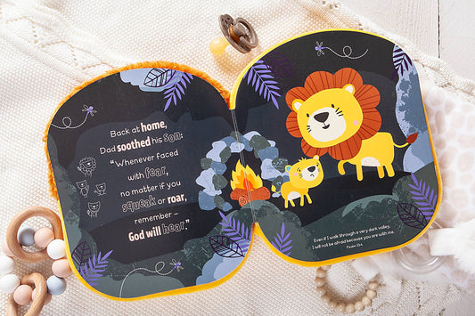 Squish and Snugg: Lion (Plush Book)