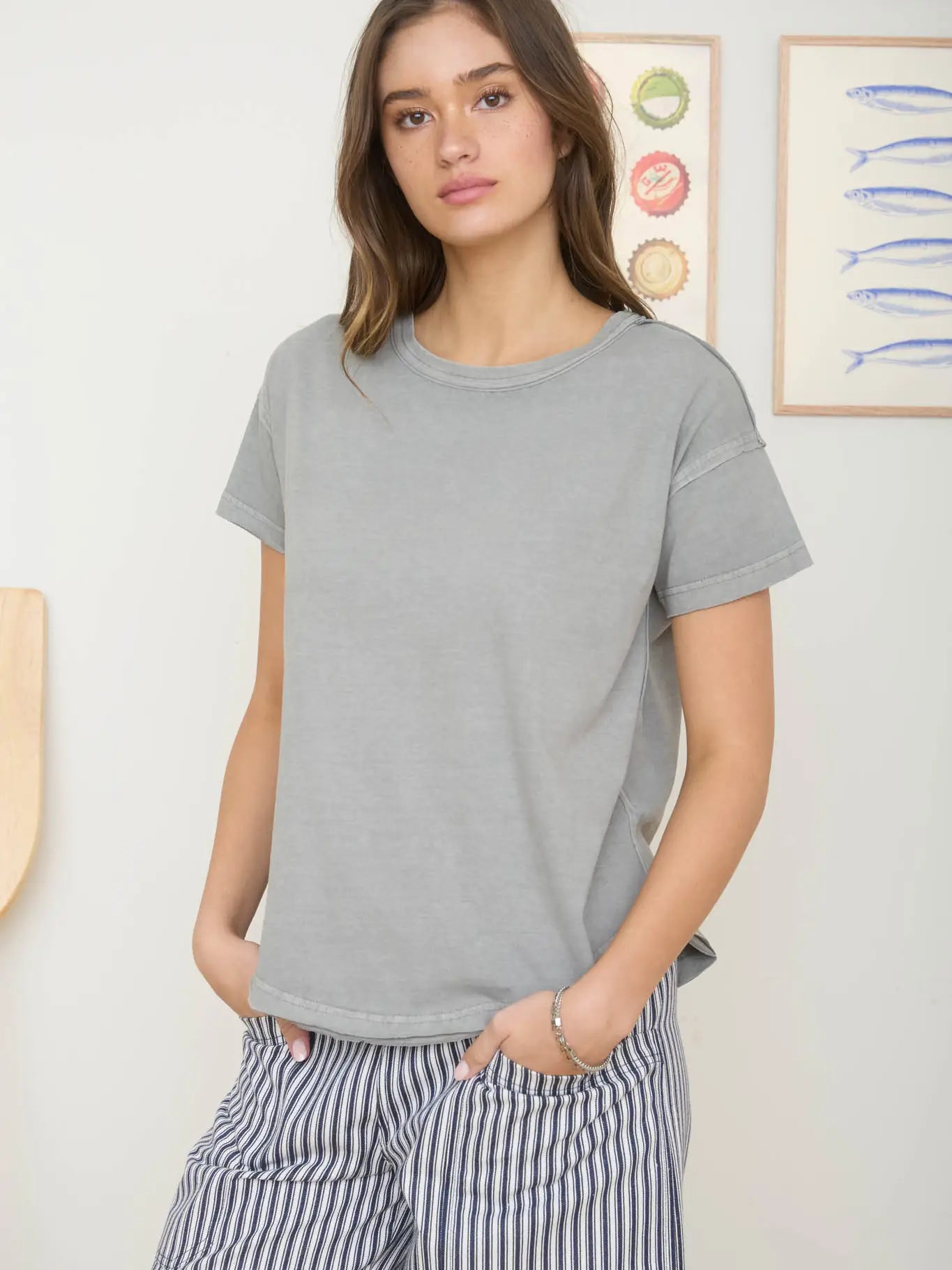 Grey Round Neck Short Sleeve Exposed Seam Knit Top