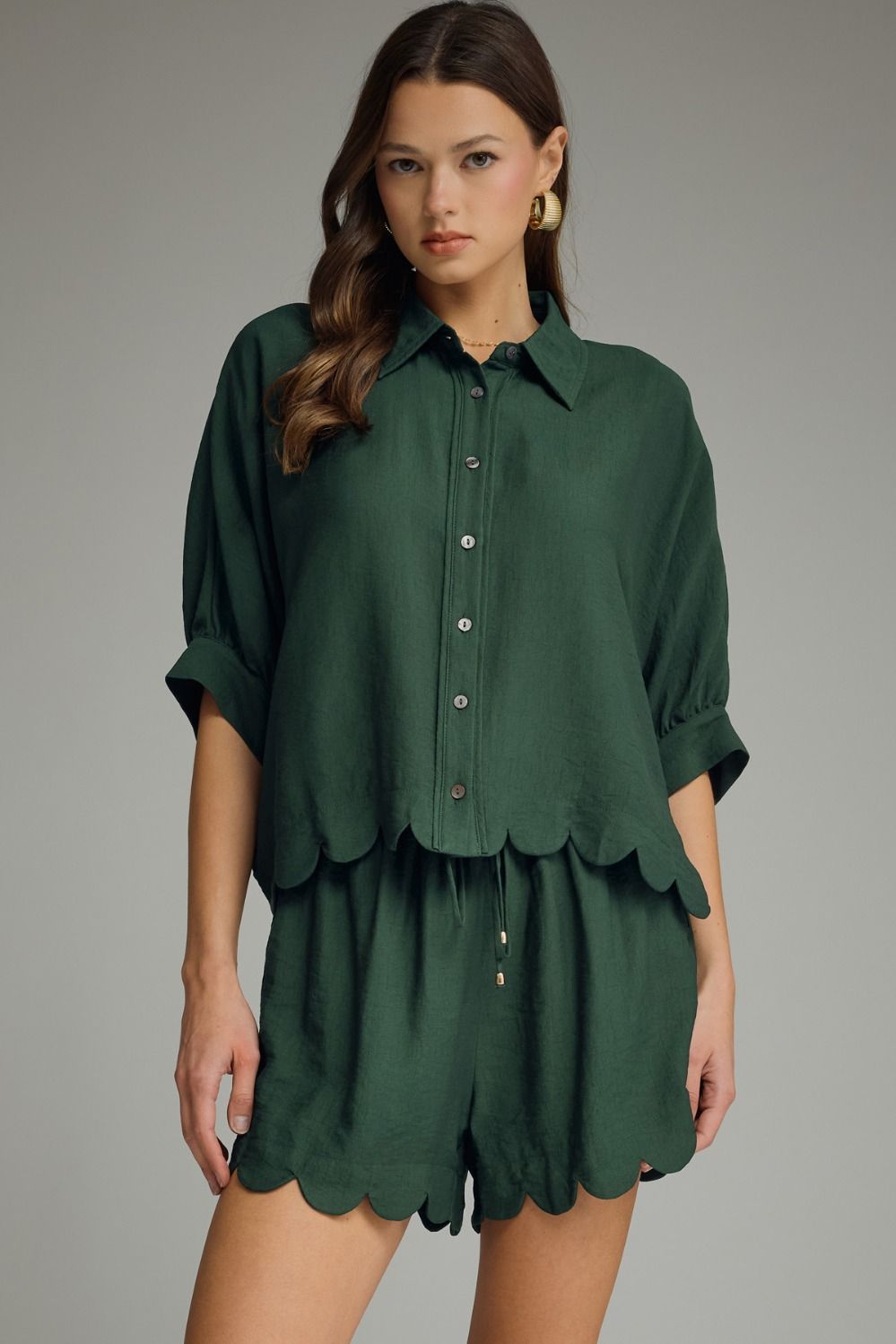 Hunter Green 3/4 sleeve scallop hem top