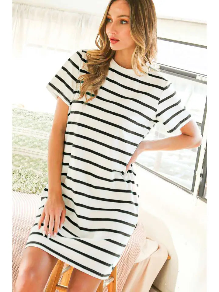 Black and White Crew Neck Short-Sleeve Stripe Cotton Dress